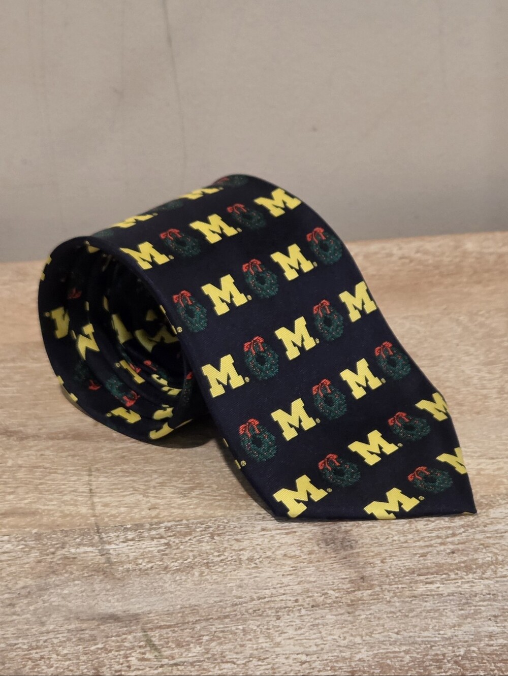 NWT Campus Classics University of Michigan Christmas Silk Tie - 3.75" Width